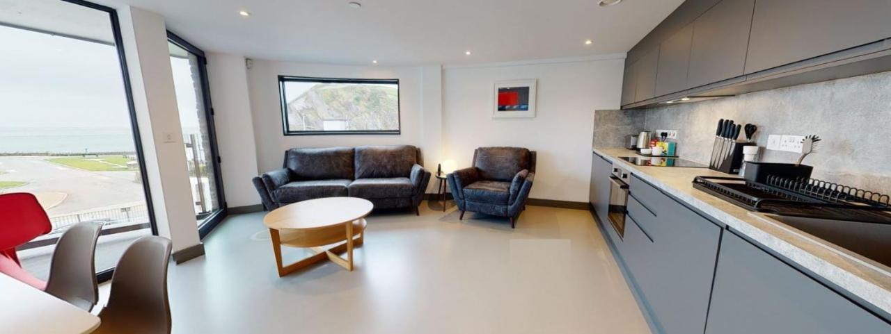 2 The View Apartments Ilfracombe - Seafront, Parking, Lift, Ev 외부 사진
