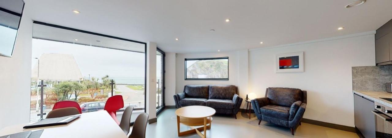 2 The View Apartments Ilfracombe - Seafront, Parking, Lift, Ev 외부 사진