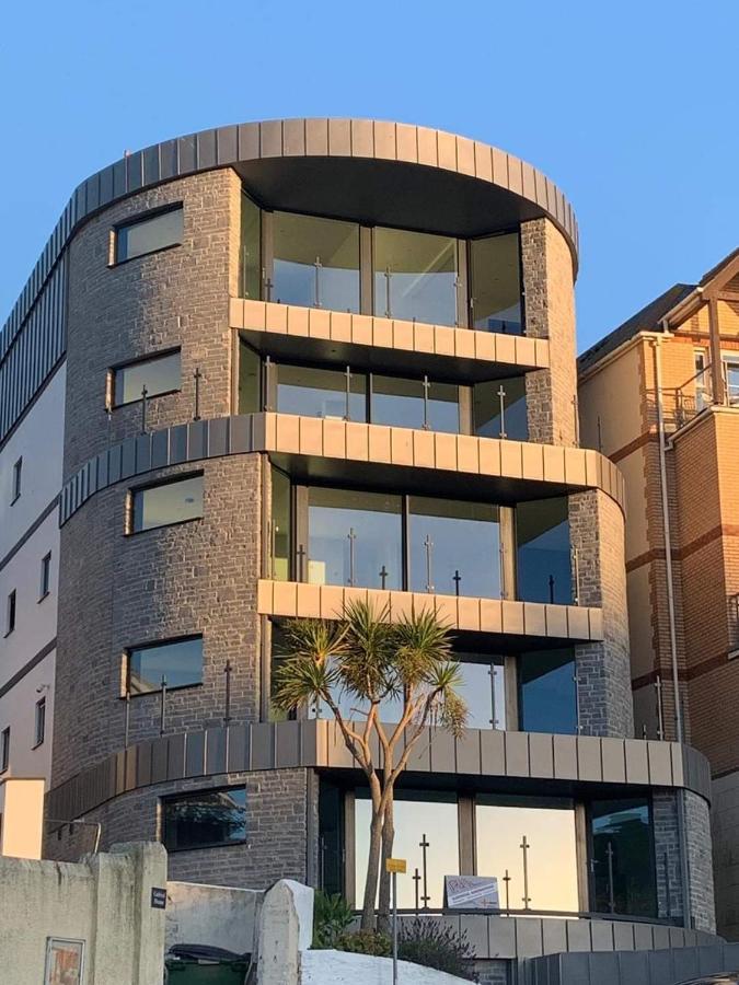 2 The View Apartments Ilfracombe - Seafront, Parking, Lift, Ev 외부 사진