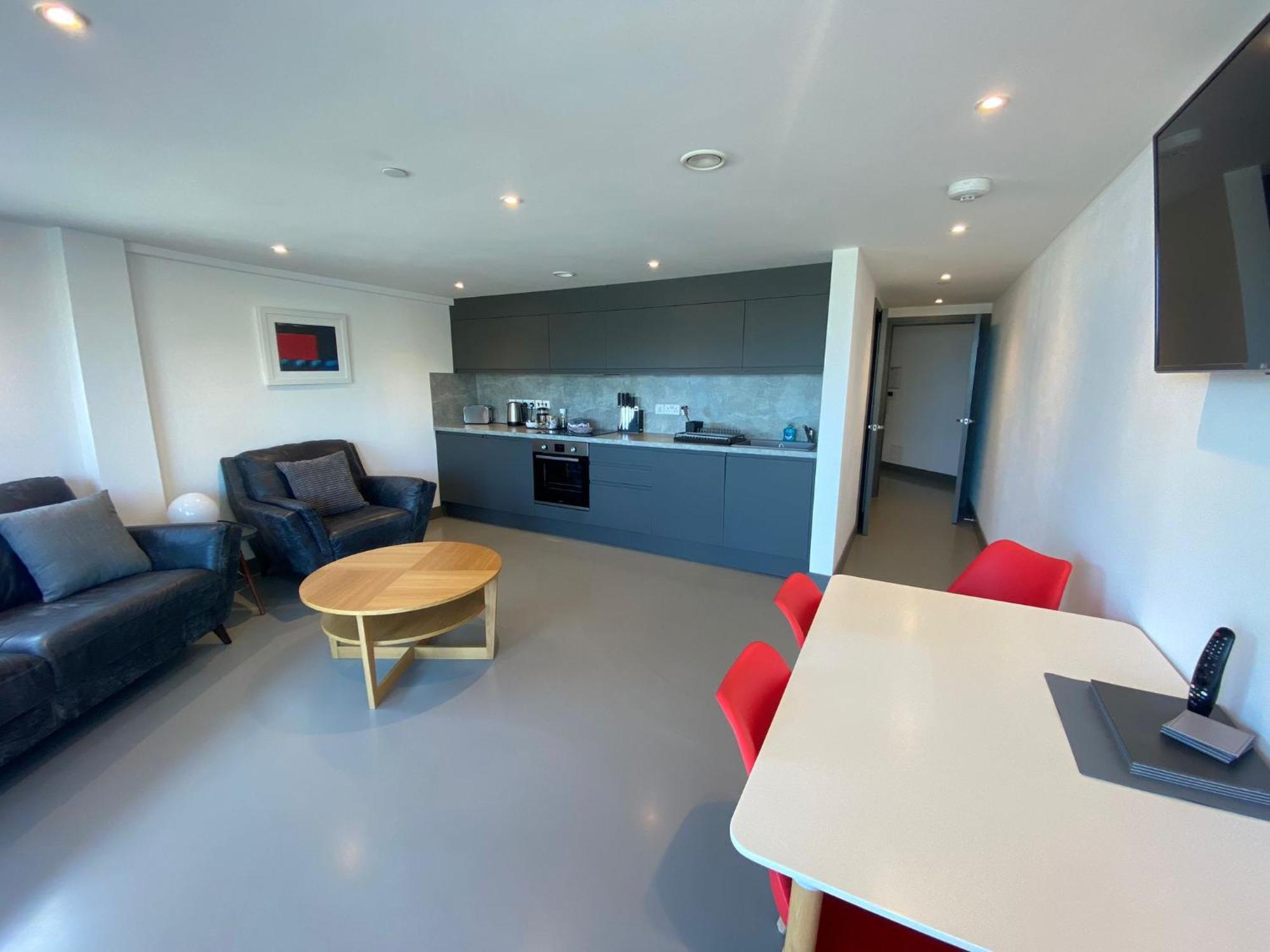 2 The View Apartments Ilfracombe - Seafront, Parking, Lift, Ev 외부 사진