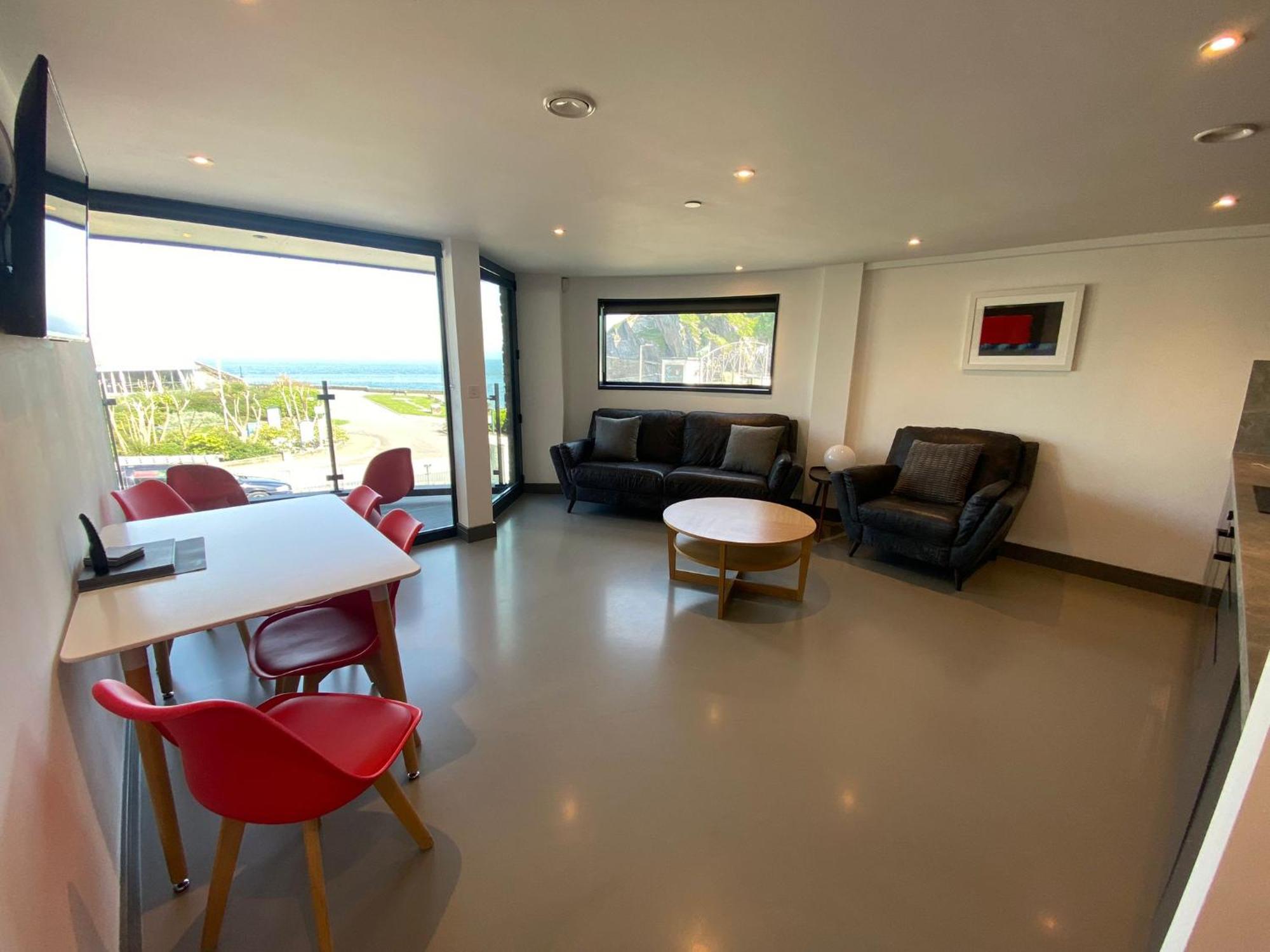 2 The View Apartments Ilfracombe - Seafront, Parking, Lift, Ev 외부 사진
