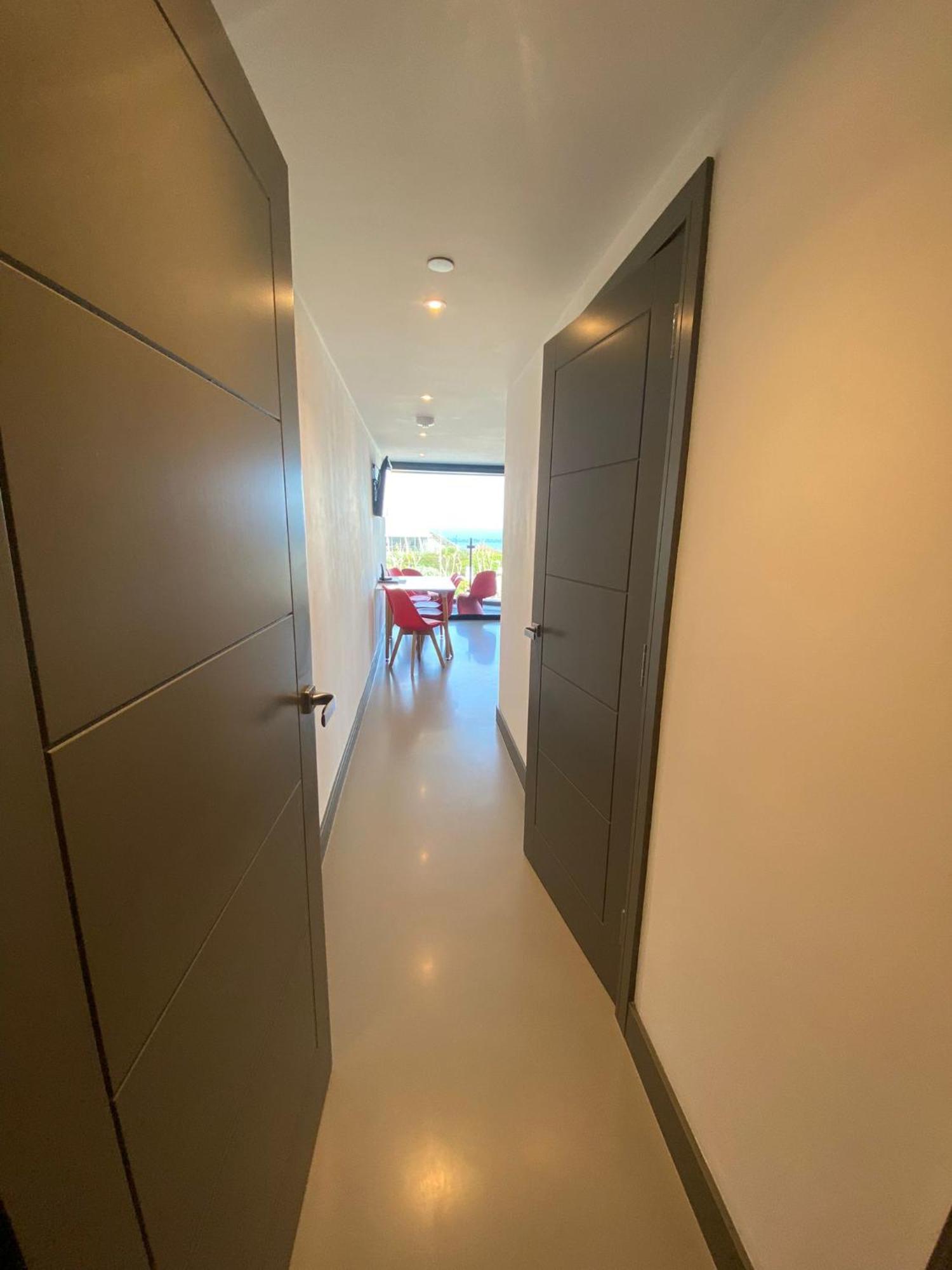 2 The View Apartments Ilfracombe - Seafront, Parking, Lift, Ev 외부 사진
