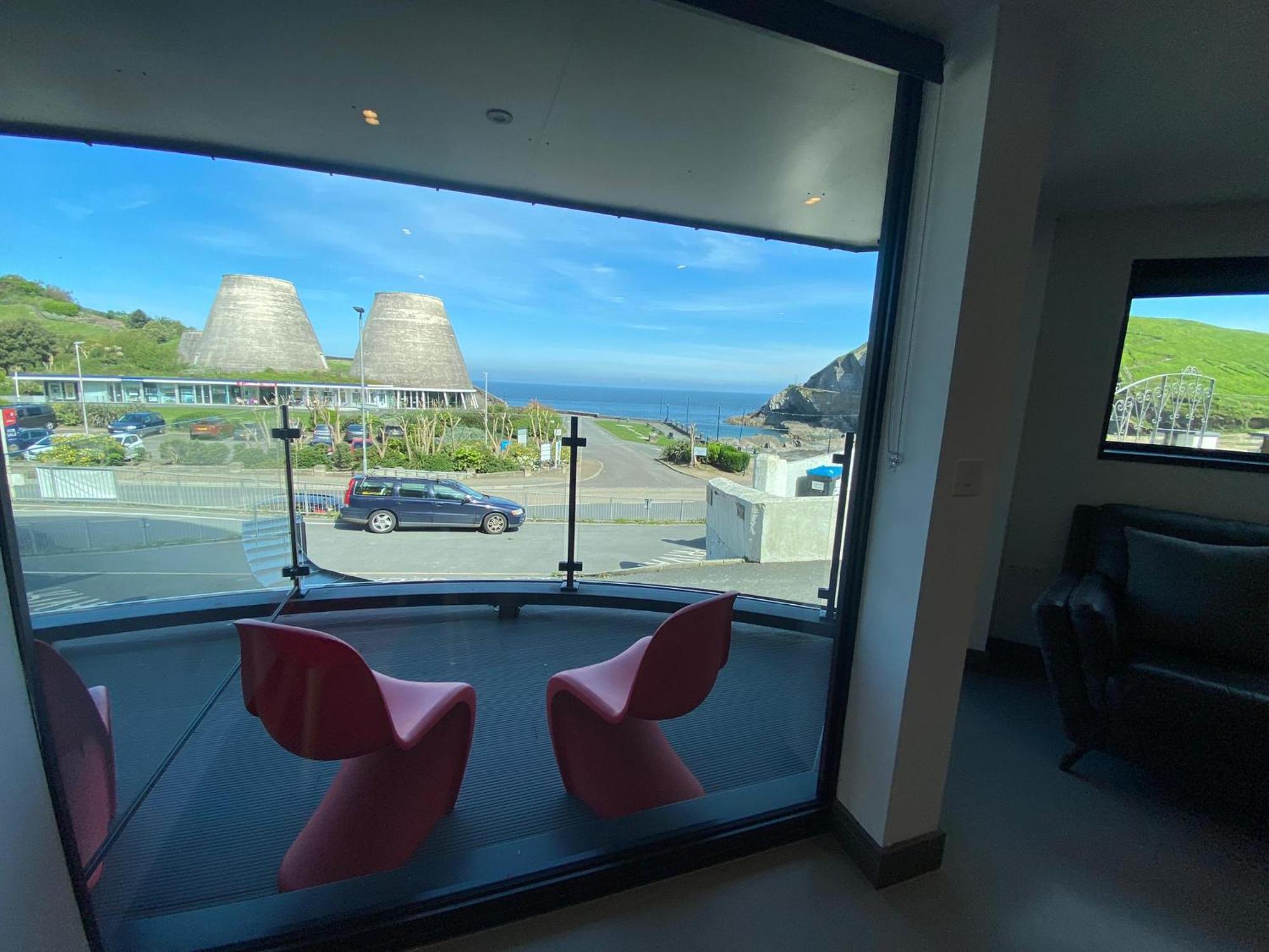 2 The View Apartments Ilfracombe - Seafront, Parking, Lift, Ev 외부 사진