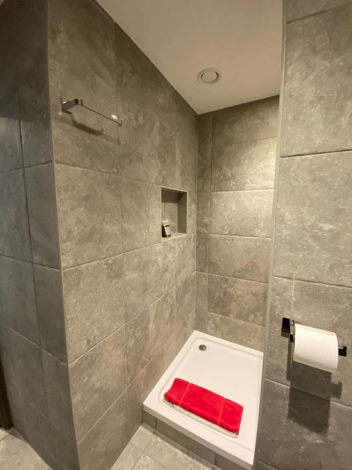 2 The View Apartments Ilfracombe - Seafront, Parking, Lift, Ev 외부 사진