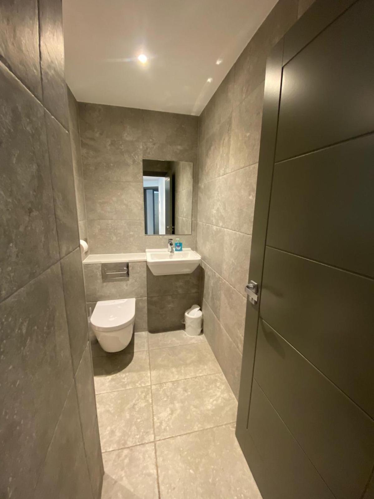 2 The View Apartments Ilfracombe - Seafront, Parking, Lift, Ev 외부 사진
