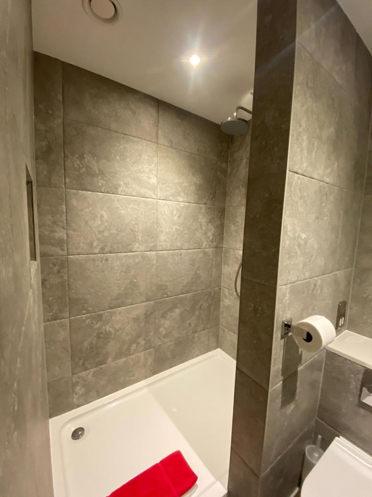 2 The View Apartments Ilfracombe - Seafront, Parking, Lift, Ev 외부 사진